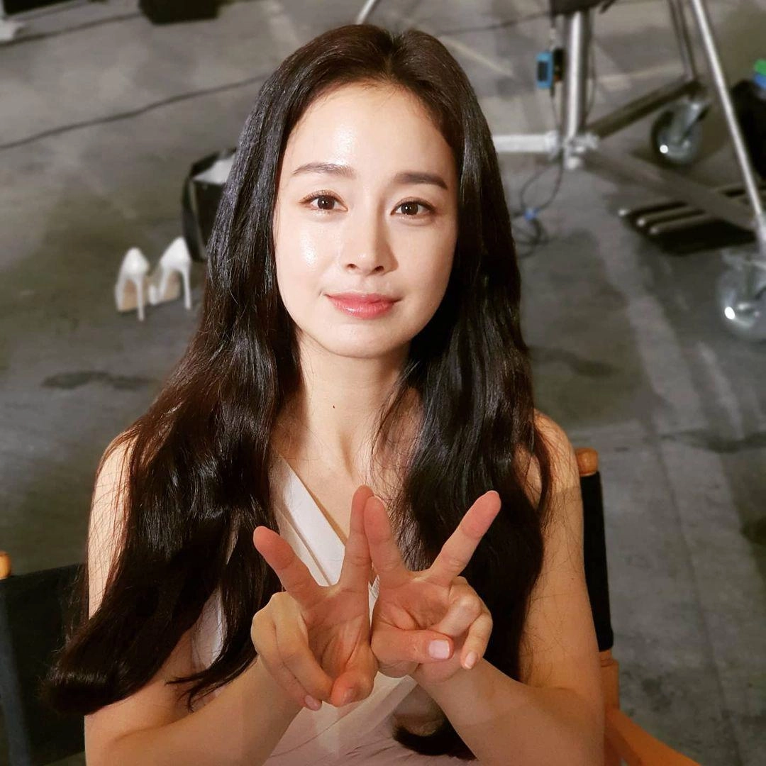 Xuất hiện trong clip của con riêng chồng nhan sắc kim tae hee làm lu mờ tất cả - 8