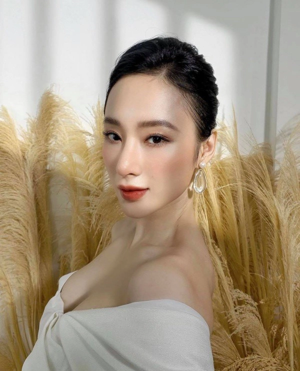 Xuất hiện với chiếc mũi hoàn hảo phải chăng angela phương trinh đã chỉnh lại đôi chút - 1