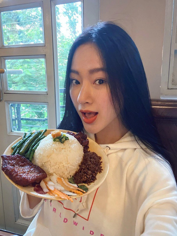 Xuất hiện với chiếc mũi hoàn hảo phải chăng angela phương trinh đã chỉnh lại đôi chút - 7