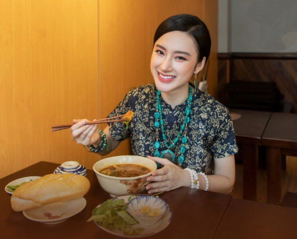 Xuất hiện với chiếc mũi hoàn hảo phải chăng angela phương trinh đã chỉnh lại đôi chút - 8