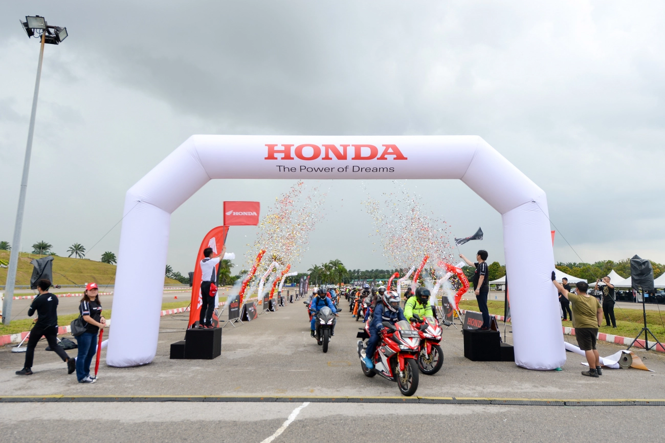 Xuyên suốt hành trình chạy xe mô tô xem motogp tại malaysia cùng honda asian journey 2019 - 2