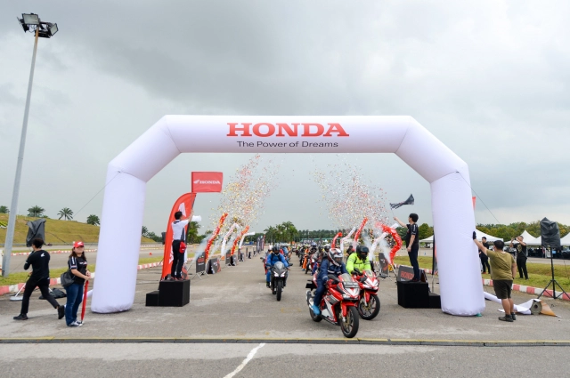 Xuyên suốt hành trình chạy xe mô tô xem motogp tại malaysia cùng honda asian journey 2019 - 27
