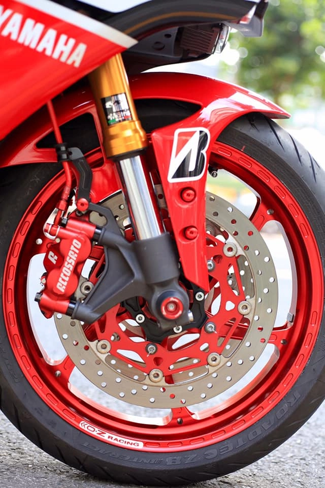 Yamaha r1 độ đặc sắc với loạt trang bị full option màu đỏ - 6