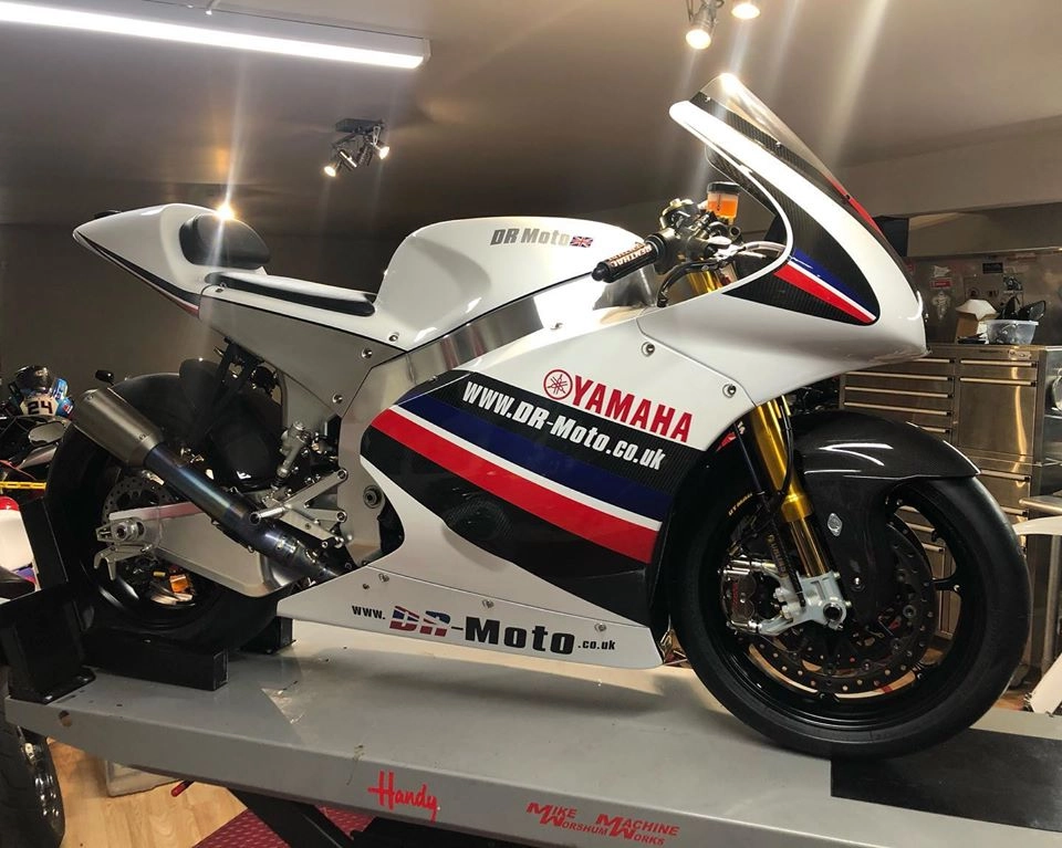 Yamaha r1 độ phong cách motogp của dean reynold - 1