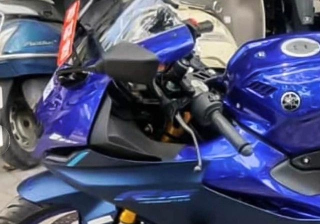 Yamaha r15 v4 r15m bất ngờ xuất hiện tại đại lý - 3