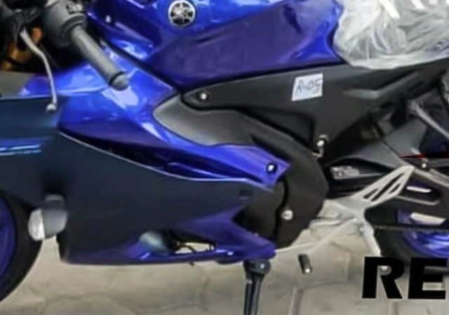 Yamaha r15 v4 r15m bất ngờ xuất hiện tại đại lý - 4