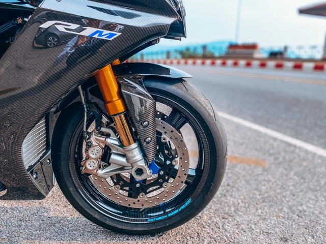 Yamaha r1m độ căng cứng với ngoại thất full carbon - 4