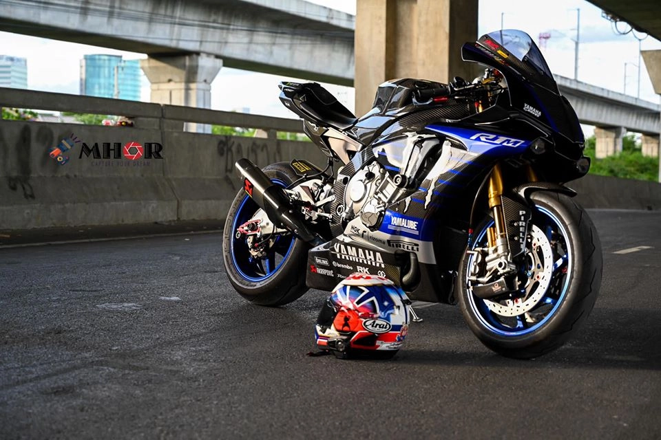 Yamaha r1m độ tàn bạo với chủ đề motogp - 1