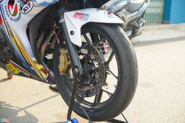 Yamaha r3 phiên bản xe đua được trang bị gì - 4