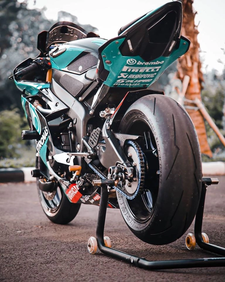 Yamaha r6 thoát xác ngoạn mục trong diện mạo petronas - 8