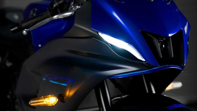 Yamaha r7 2021 chính thức ra mắt với giá từ 200 triệu đồng - 3