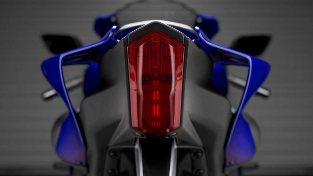 Yamaha r7 2021 chính thức ra mắt với giá từ 200 triệu đồng - 4