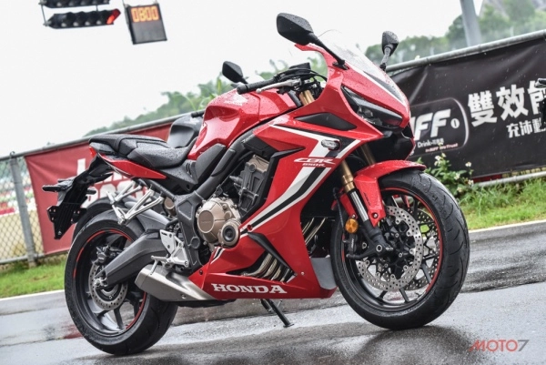 Yamaha r7 chính thức có giá bán tại châu á rẻ hơn cbr650r - 4