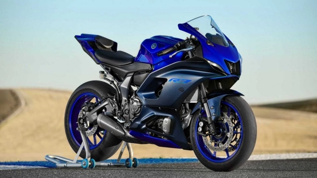 Yamaha r7 2021 chính thức ra mắt với giá từ 200 triệu đồng - 2