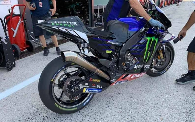 Yamaha thử nghiệm ống pô kịch độc cho chiếc yzr-m1 của valentino rossi - 3