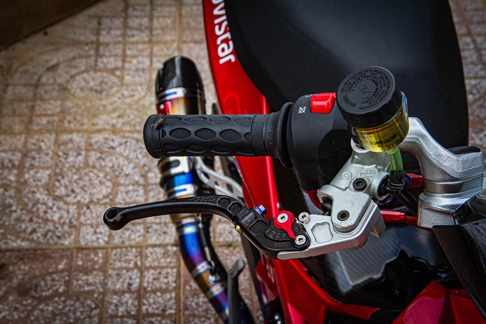 Yamaha x1r độ đẹp hút hồn với phong cách movistar đỏ - 3