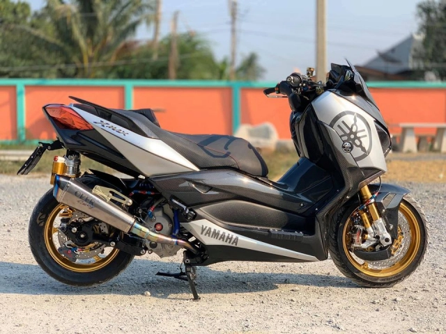 Yamaha xmax 300 độ hoành tráng với option cấp độ motogp - 1