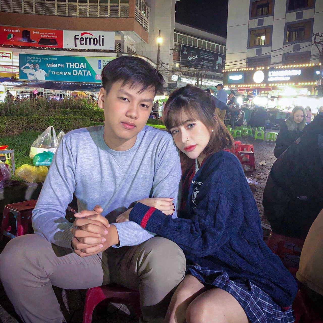 Yêu nam sinh trai tân cao 1m83 mẹ đơn thân việt được cưng như trứng vác đi khắp nơi - 3