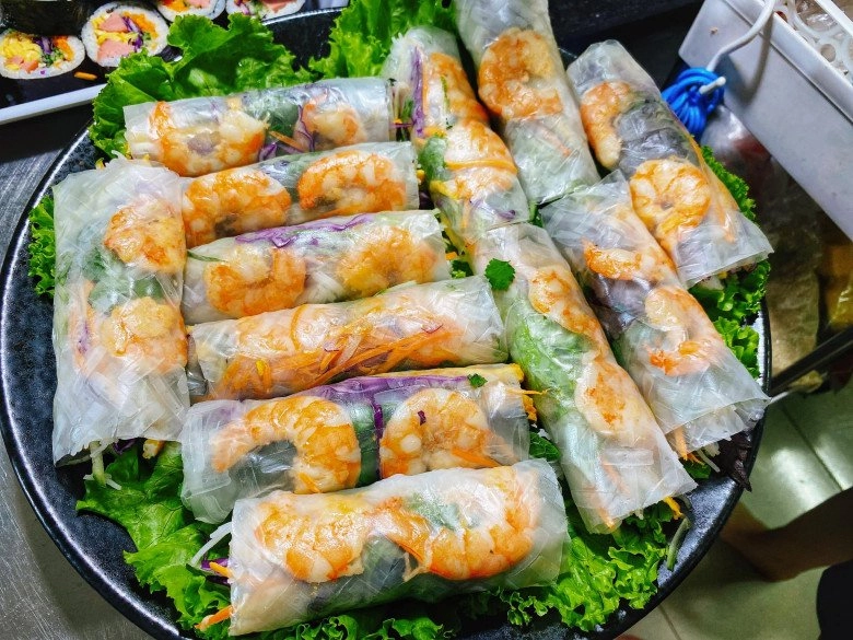 9x làm tiệc buffet mất 5 tiếng mừng sinh nhật con khách tới cửa mắt chữ o miệng chữ a vì kinh ngạc - 11