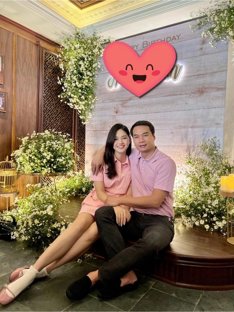 Á hậu việt cao 1m81 lấy chồng đại gia1m82 con trai mới mẫu giáo đã dài ngoằng hơn bạn - 3