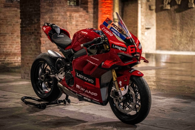 Bản sao xe đua panigale v4 ăn mừng danh hiệu motogp và wsbk của ducati - 2