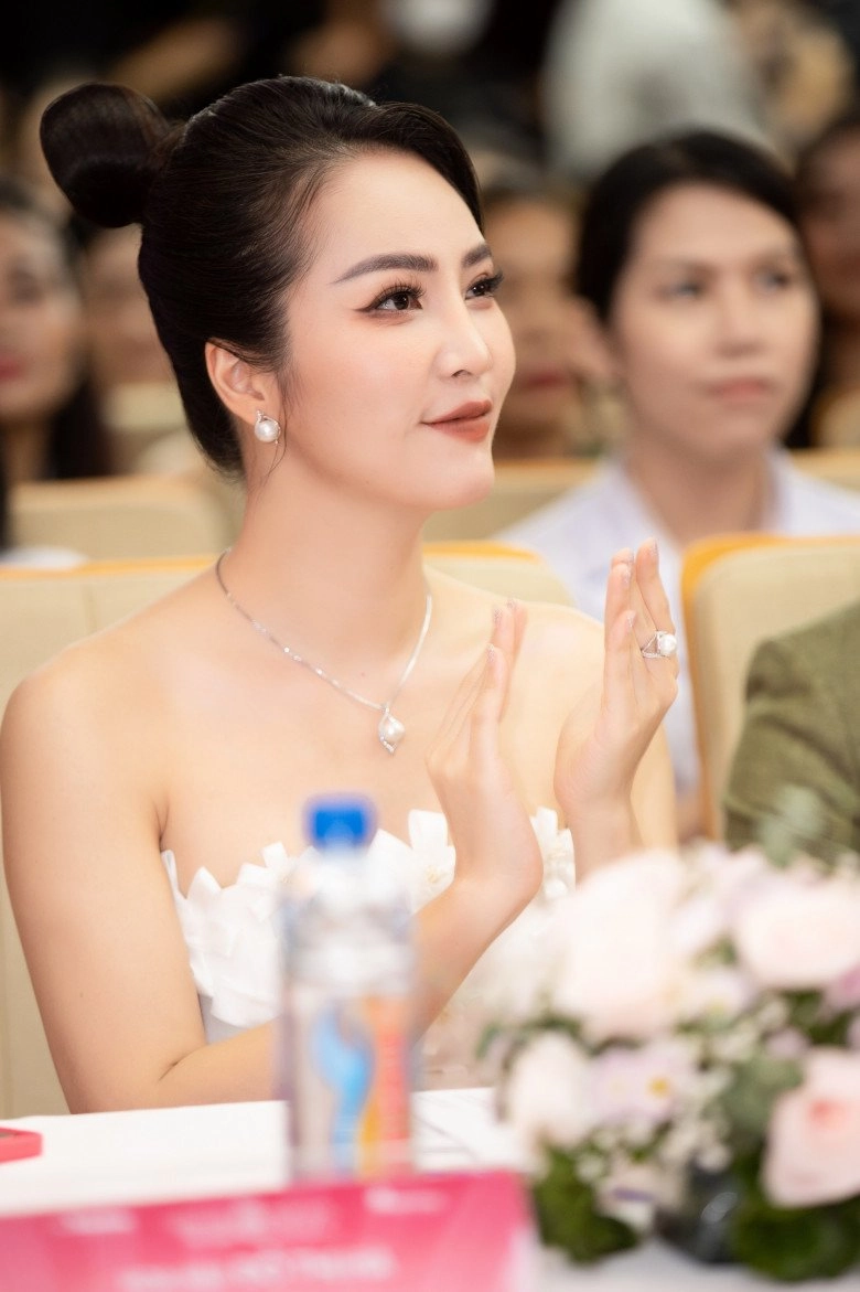 Bảo ngọc-đỗ thị hà đi chấm thi lộ diện 25 thí sinh đầu tiên sau vòng khám nhân trắc học tại hoa hậu việt nam 2022 - 10