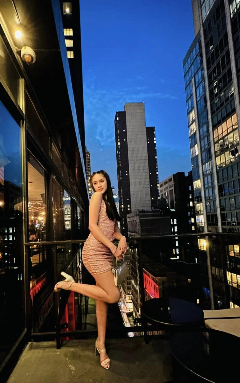 Bé gái việt 13 tuổi cao 1m72 thả dáng náo loạn đường phố new york là mẫu nhí việt đầu tiên catwalk tại mỹ - 10