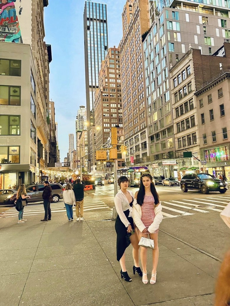 Bé gái việt 13 tuổi cao 1m72 thả dáng náo loạn đường phố new york là mẫu nhí việt đầu tiên catwalk tại mỹ - 13