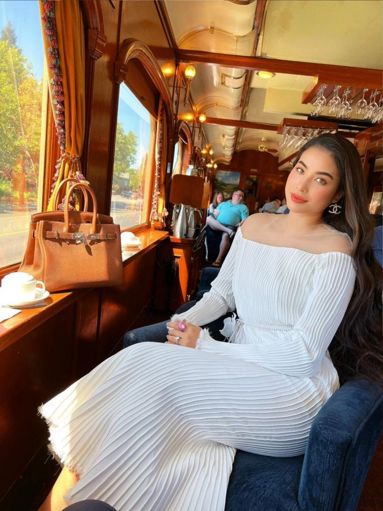 Bỏ showbiz sang mỹ sinh con chân dài hải phòng giờ ăn sung mặc sướng liên tục được mẹ chồng tặng hột xoàn - 4