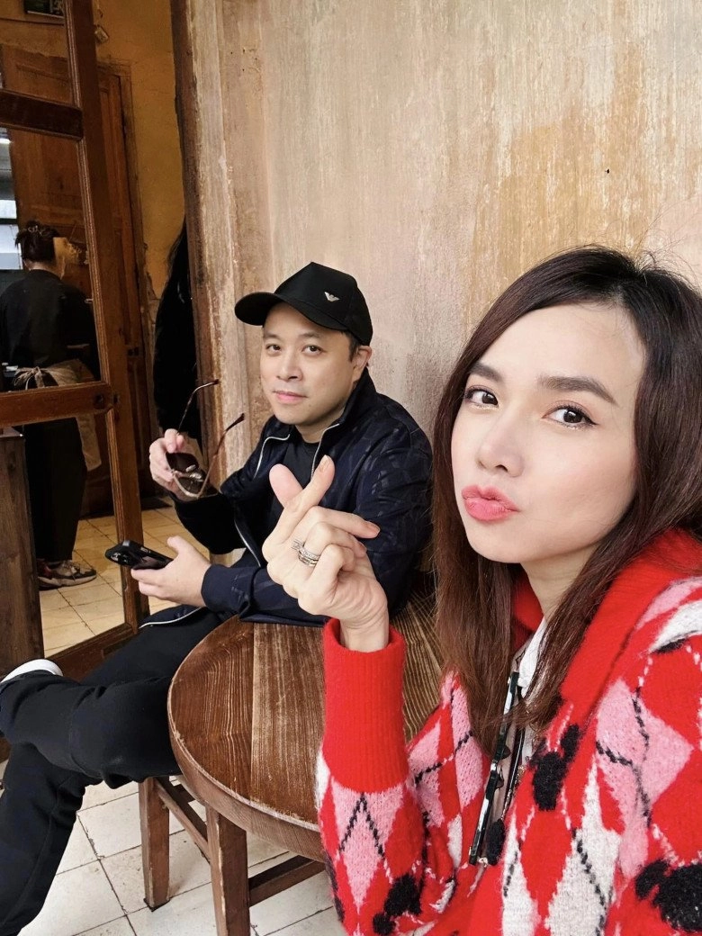 Bỏ showbiz về sinh con cùng victor vũ đinh ngọc diệp bất lực khóc vì con kén ăn đuổi bố ra khỏi nhà - 12