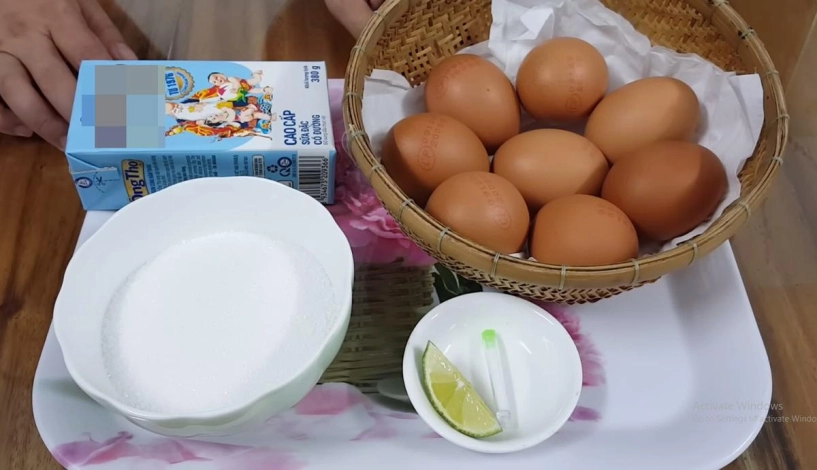 Cách làm bánh flan đơn giản tại nhà thơm mềm không bị tanh rỗ - 1