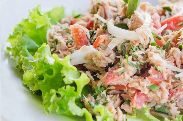 Cách làm salad cá ngừ ngon tại nhà nhiều dinh dưỡng - 5