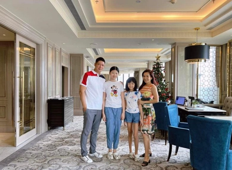 Con gái bình minh 13 tuổi cao 1m73 da trắng như bông bưởi em gái làn da khác hẳn - 9
