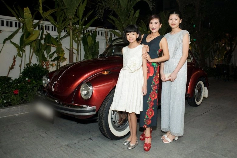 Con gái bình minh 13 tuổi cao 1m73 da trắng như bông bưởi em gái làn da khác hẳn - 10
