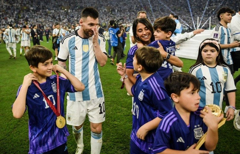 Con trai messi chiếm sóng sau chung kết world cup 2022 vì loạt biểu cảm tấu hề đến từ đội trưởng đội anti-messi - 3