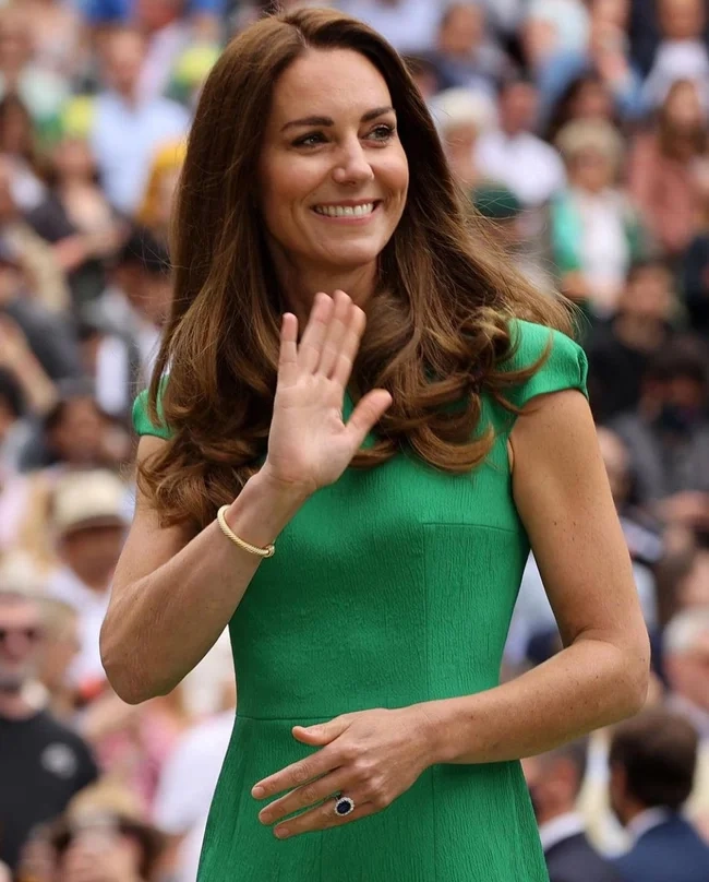 Công nương kate middleton diện kín cổng cao tường vẫn mắc lỗi oái ăm hóa ra vì chi tiết nhạy cảm này - 5