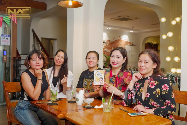 Đánh giá chi tiết viên uống trắng sáng da twhite - 1