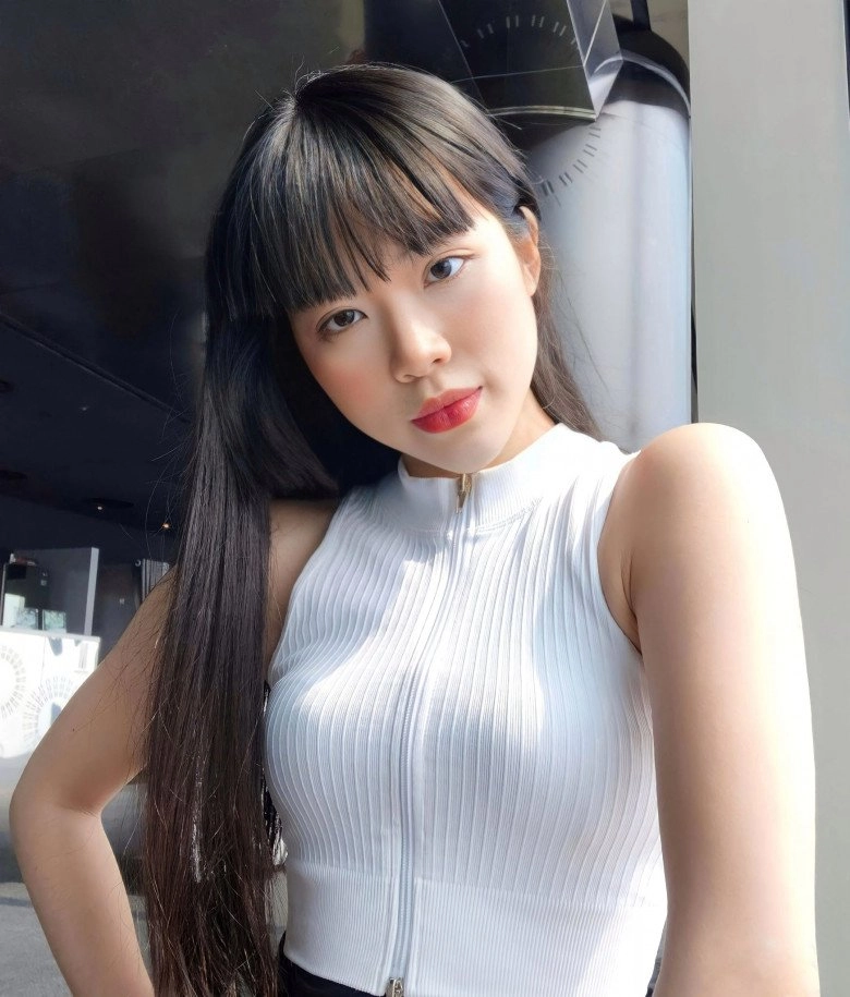 Danh tính hotgirl nóng cùng world cup tốt nghiệp ngoại thương xuất sắc như lương thuỳ linh body đỉnh múa quạt triệu view - 7