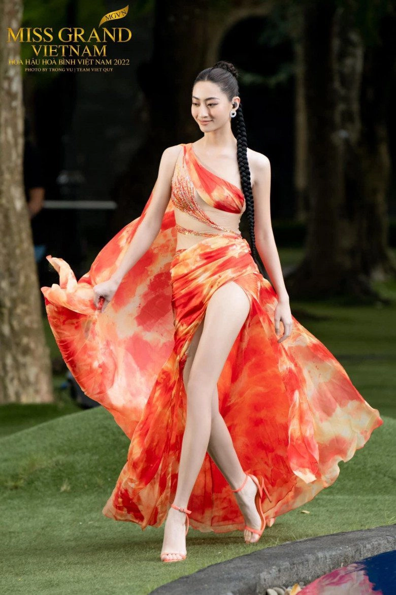 Danh tính mc cầm trịch chung kết miss grandvietnam 2022 chân dài 1m22 nhan sắc lấn lướt nhiều thí sinh - 4