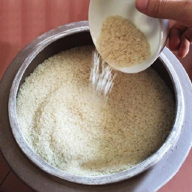 Đặt thùng gạo nhớ nguyên tắc 2 kín 1 đầy giúp tụ lộc gấp trăm cả năm no đủ - 2