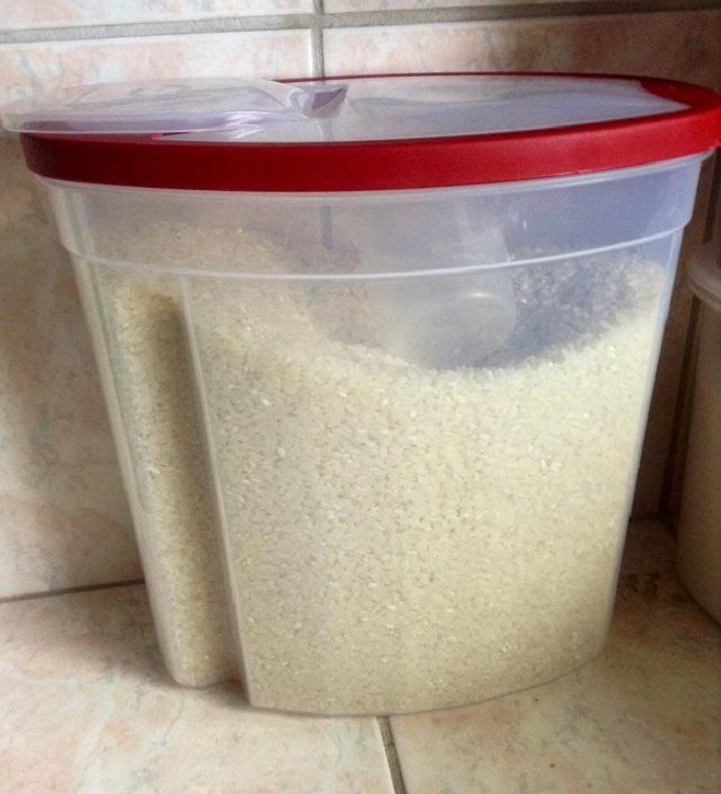 Đặt thùng gạo nhớ nguyên tắc 2 kín 1 đầy giúp tụ lộc gấp trăm cả năm no đủ - 3