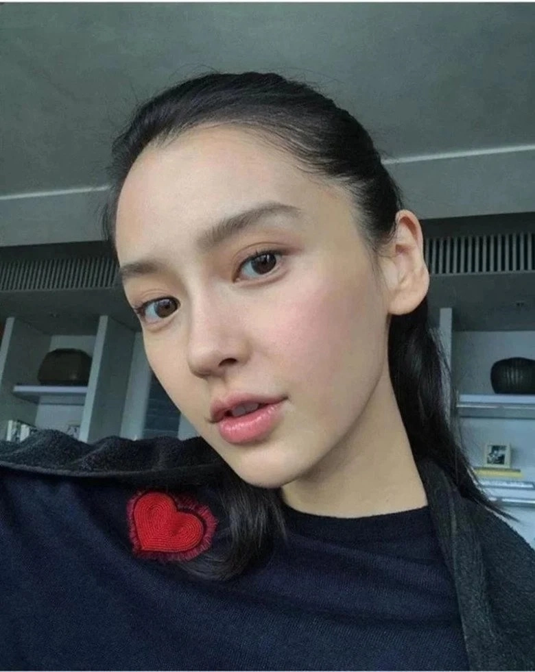 Giữa nghi vấn huỳnh hiểu minh cưới vợ mới angelababy lộ diện với nhan sắc nữ thần mẹ 1 con chẳng kém ai - 10