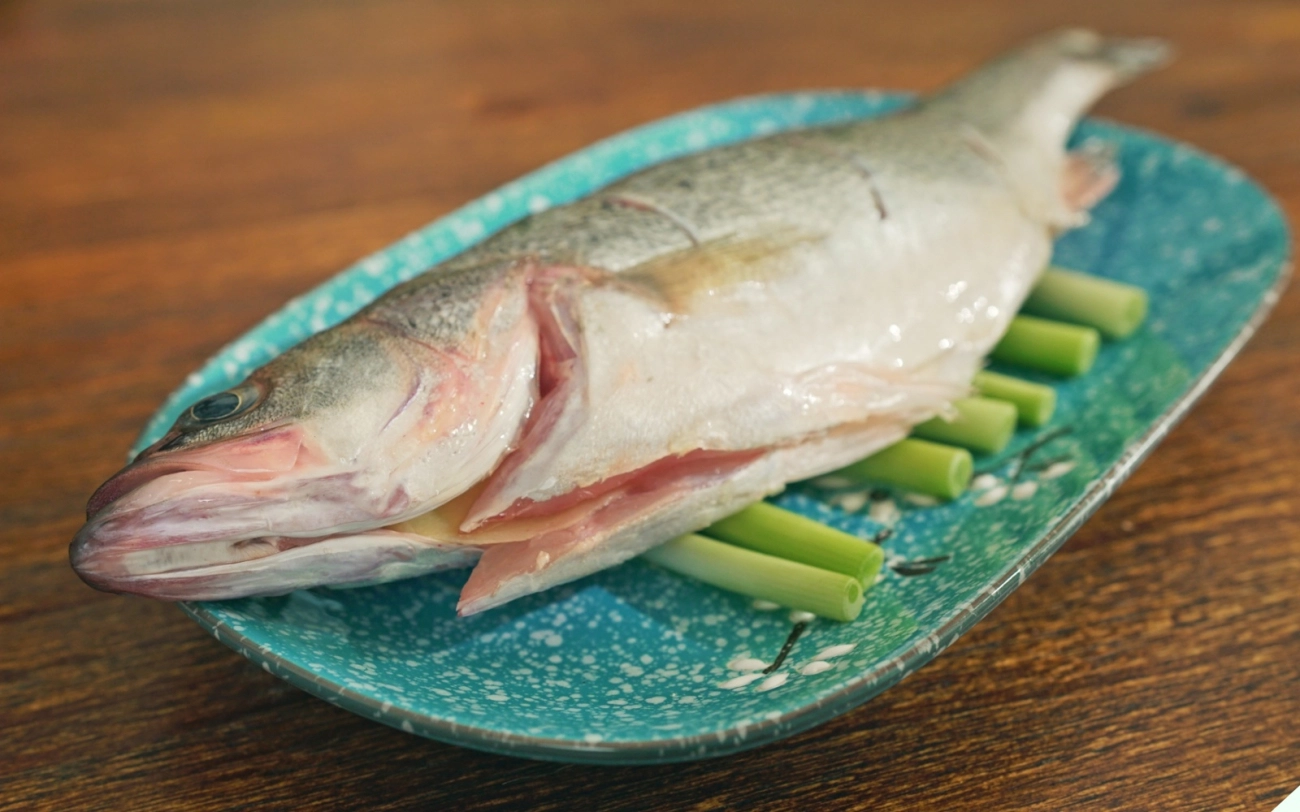 Hấp cá nên dùng nước lạnh hay nước nóng nhiều người làm sai cách chả trách cá tanh ngòm thịt bở không ngon - 7