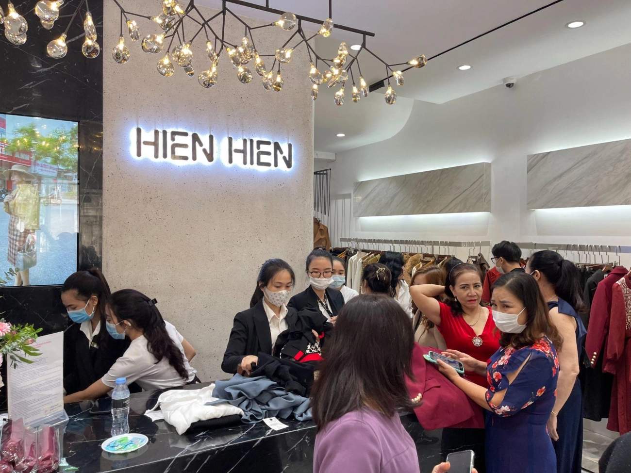 Hien hien store - xu hướng thời trang công sở 2022 tại vinh - 1