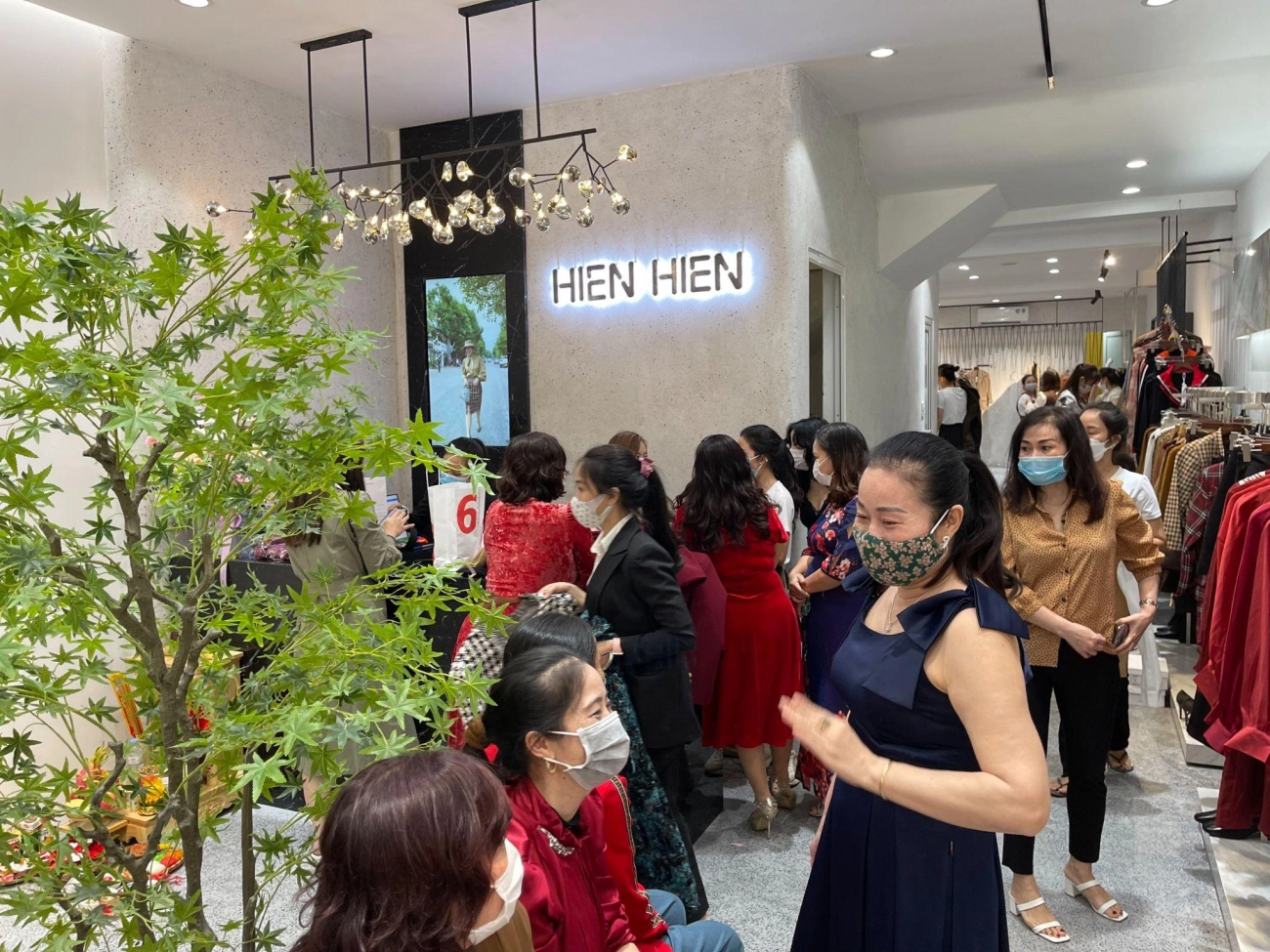 Hien hien store - xu hướng thời trang công sở 2022 tại vinh - 4