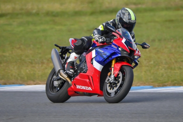 Honda chuẩn bị ra mắt cbr1000rr-r fireblade cuối cùng cho năm 2024 - 4