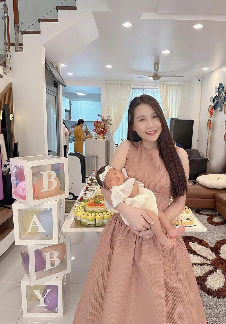 Hotmom thanh trần làm tiệc đầy tháng cho con thứ 3 mâm cỗ đặc biệt chưa sao việt nào làm - 1