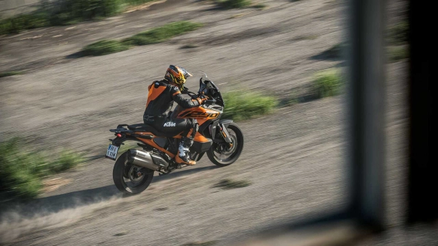 Ktm 1290 super adventure s 2023 đã sẵn sàng chinh phục những dặm đường - 9