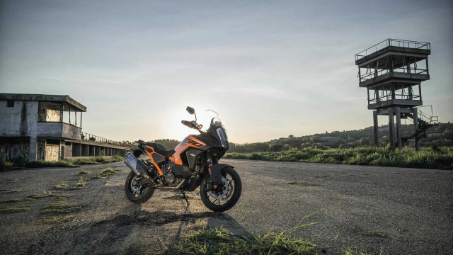 Ktm 1290 super adventure s 2023 đã sẵn sàng chinh phục những dặm đường - 13