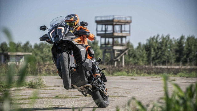 Ktm 1290 super adventure s 2023 đã sẵn sàng chinh phục những dặm đường - 14